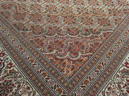 タブリーズ産カーペット (212×155cm)