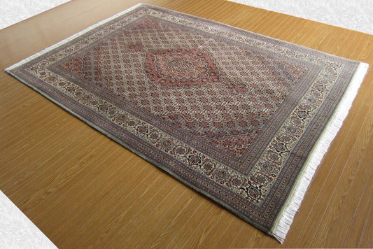 タブリーズ産カーペット (212×155cm)