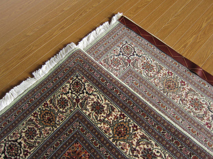 タブリーズ産カーペット (212×155cm)