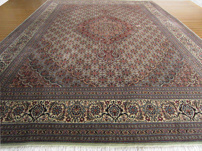 タブリーズ産カーペット (212×155cm)