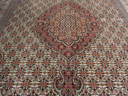 タブリーズ産カーペット (212×155cm)