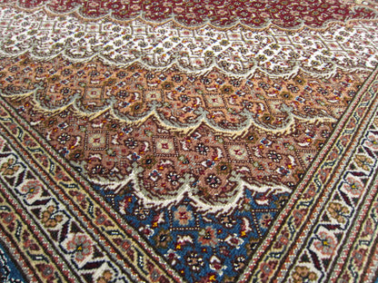 タブリーズ産カーペット (210×150cm)