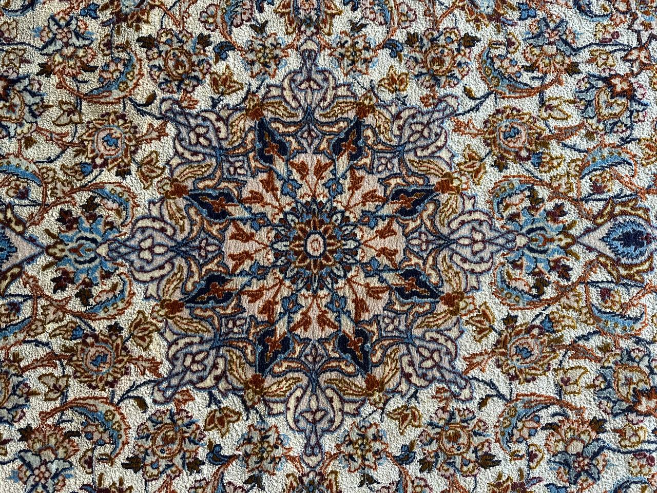 イスファハン産カーペット (166×108cm)