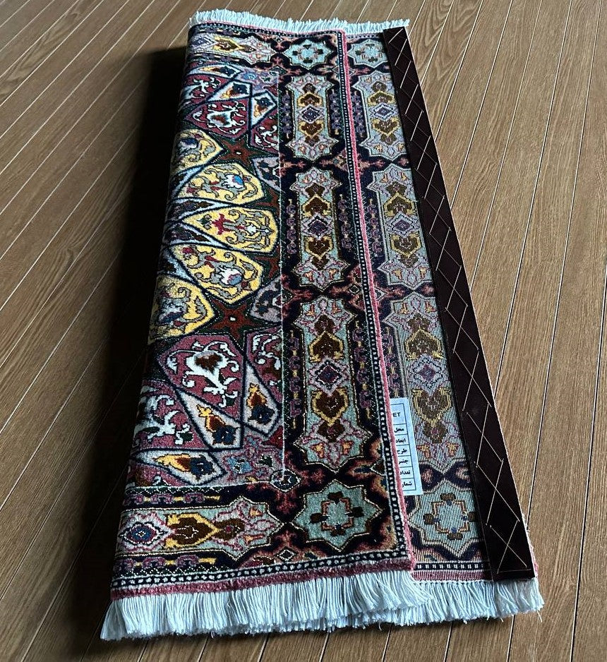 タブリーズ産カーペット (90×60cm)