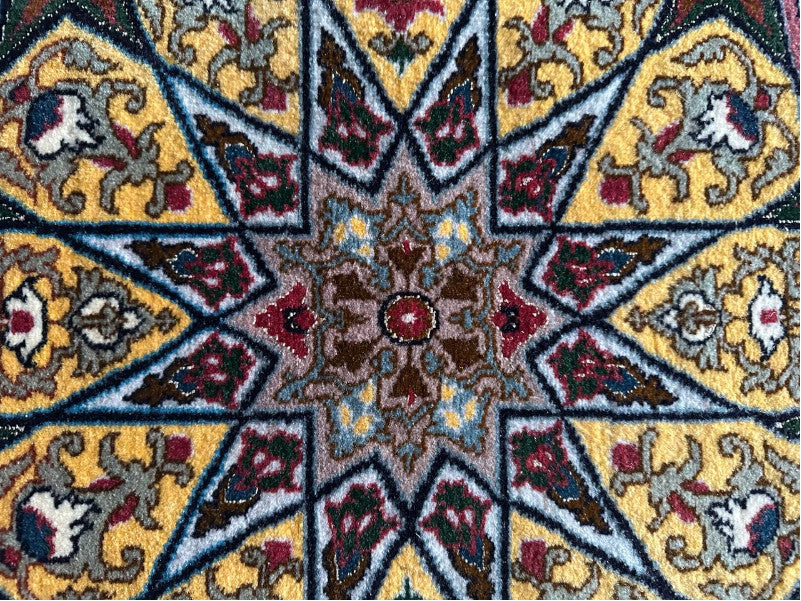 タブリーズ産カーペット (90×60cm)