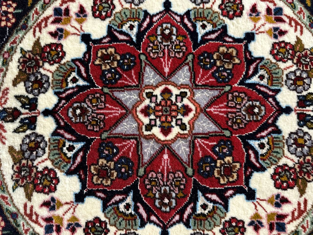 タブリーズ産カーペット (50×50cm)