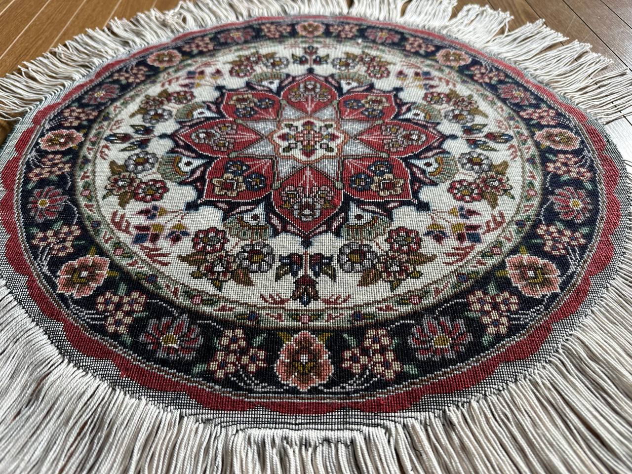 タブリーズ産カーペット (50×50cm)