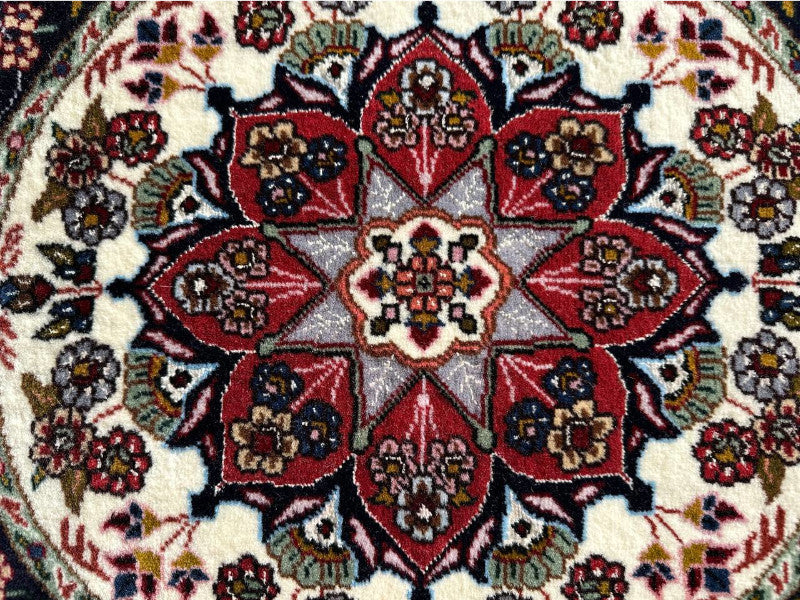 タブリーズ産カーペット (50×50cm)