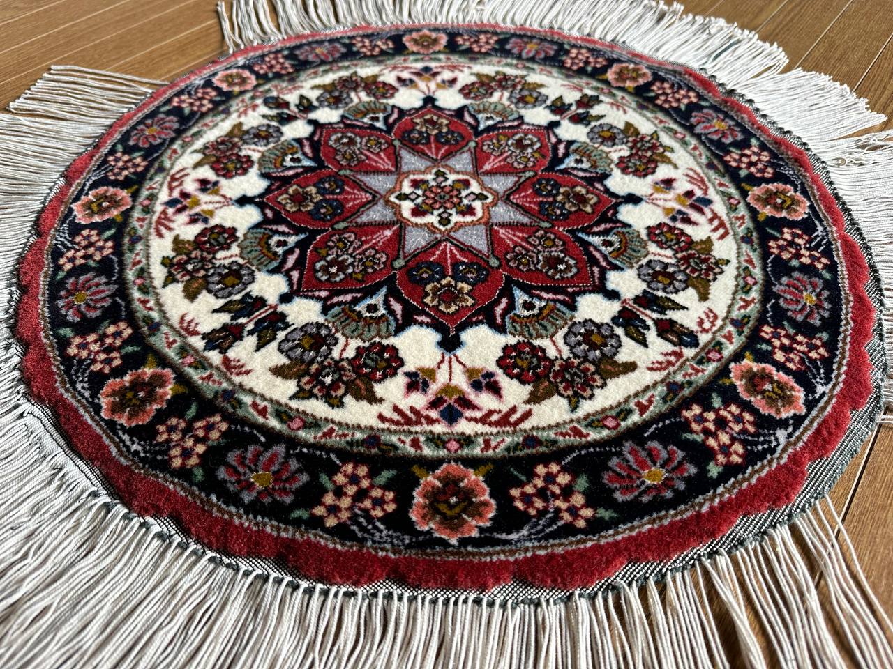 タブリーズ産カーペット (50×50cm)
