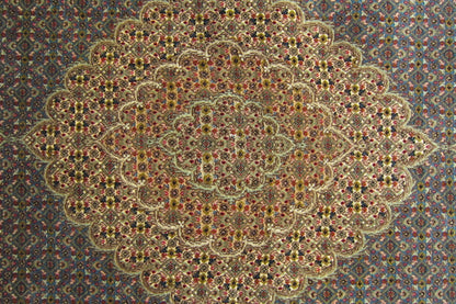 タブリーズ産カーペット (196×151cm)