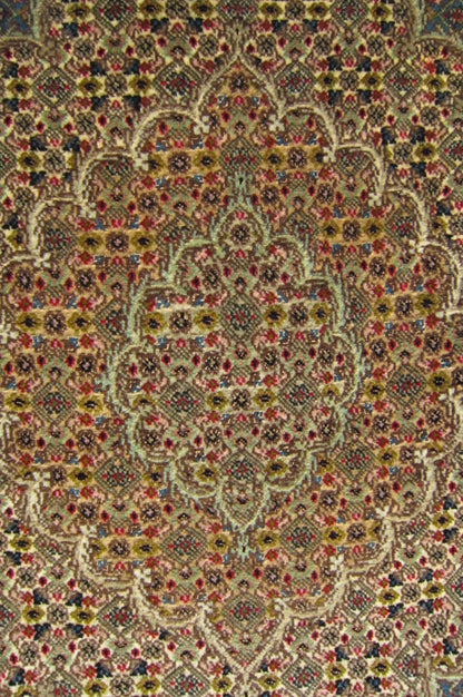 タブリーズ産カーペット (196×151cm)