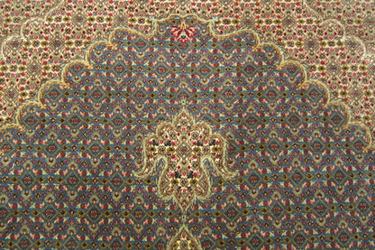 タブリーズ産カーペット (196×151cm)
