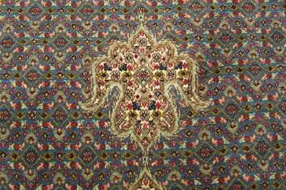 タブリーズ産カーペット (196×151cm)