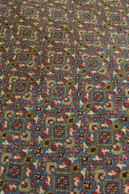 タブリーズ産カーペット (196×151cm)