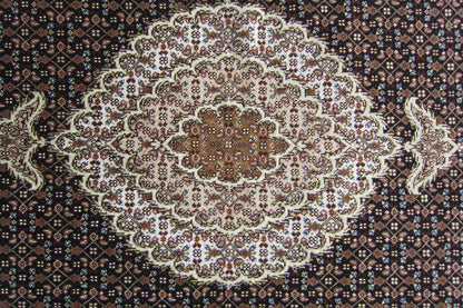 タブリーズ産カーペット (203×150cm)