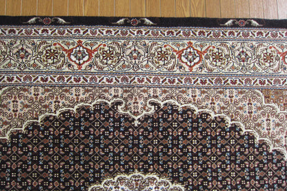 タブリーズ産カーペット (203×150cm)