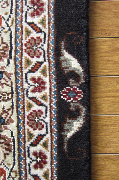 タブリーズ産カーペット (203×150cm)