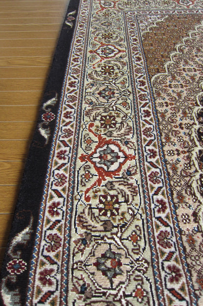 タブリーズ産カーペット (203×150cm)