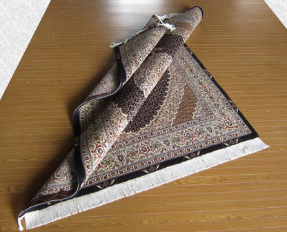 タブリーズ産カーペット (203×150cm)