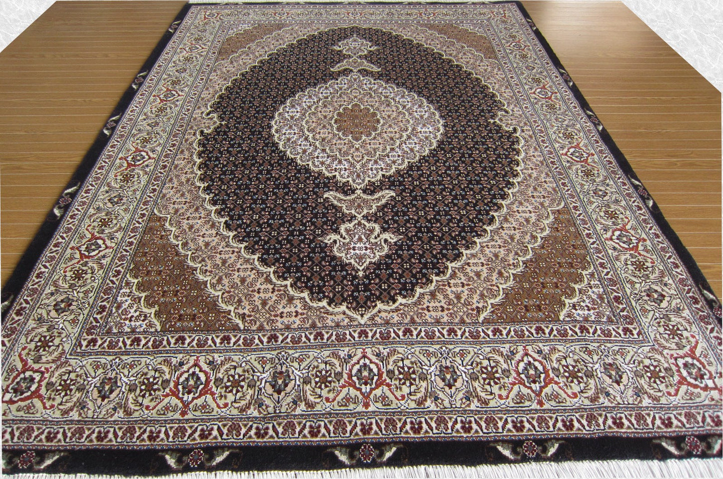 タブリーズ産カーペット (203×150cm)