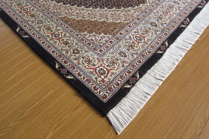 タブリーズ産カーペット (203×150cm)