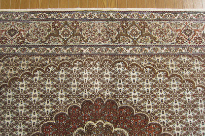 タブリーズ産カーペット (215×150cm)
