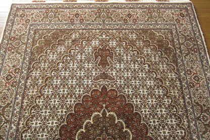 タブリーズ産カーペット (215×150cm)