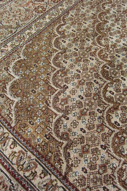 タブリーズ産カーペット (215×150cm)