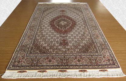 タブリーズ産カーペット (215×150cm)