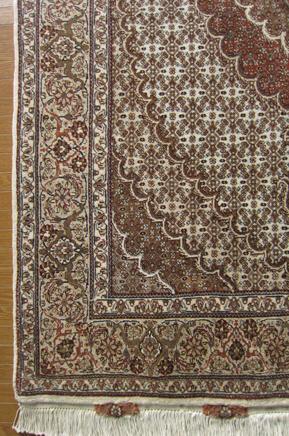 タブリーズ産カーペット (215×150cm)