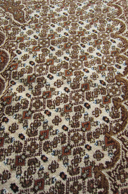 タブリーズ産カーペット (215×150cm)