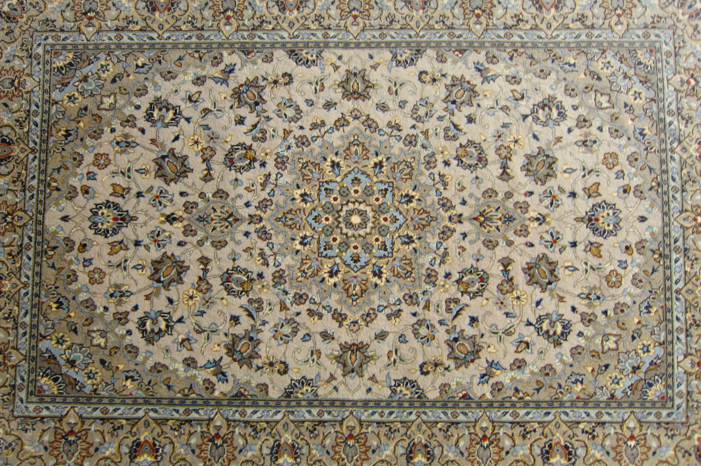 カーシャン産カーペット (164×115cm)