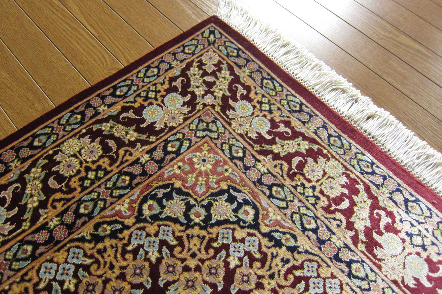 クム産シルクカーペット (120×77cm)